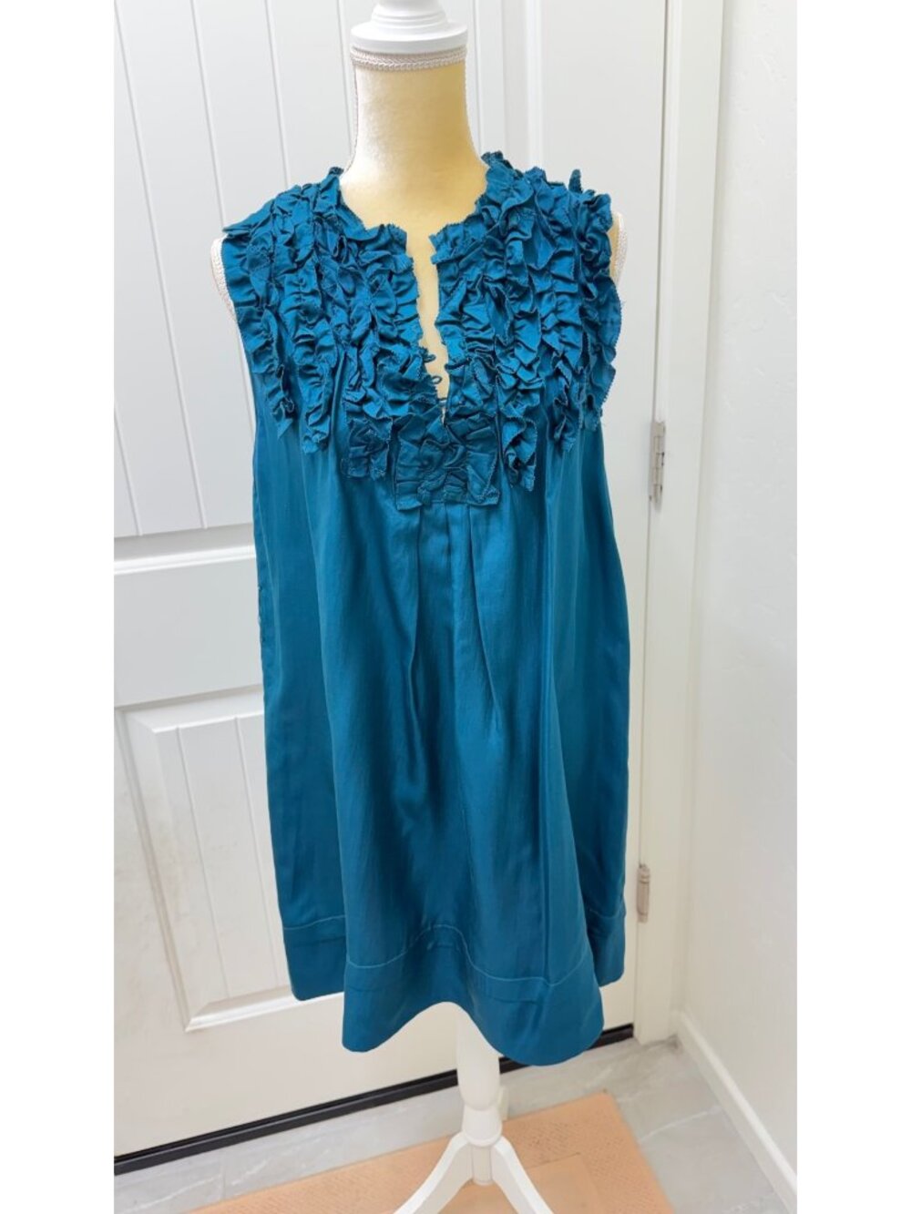 Bizz Silk Knee‑Length Dress – Teal Ruffle Neckline – Sleeveless Lined Dress Larg